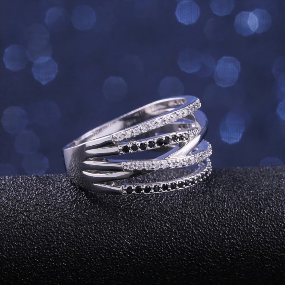 Twist Ethnic Black&White stone Micro Paved ring - Picture 5 of 6